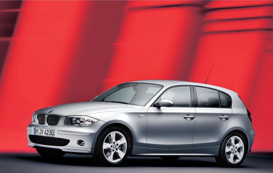  BMW 130i 2005 года  (фото 1 из 2)